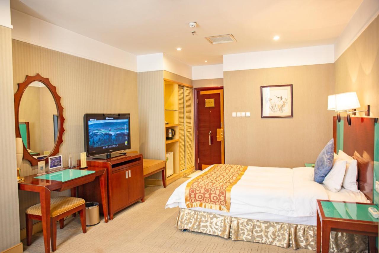 Uiles Hotel Хоххот Екстериор снимка