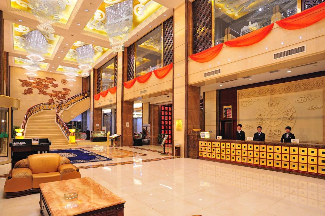 Uiles Hotel Хоххот Екстериор снимка