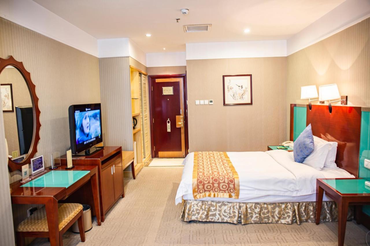 Uiles Hotel Хоххот Екстериор снимка