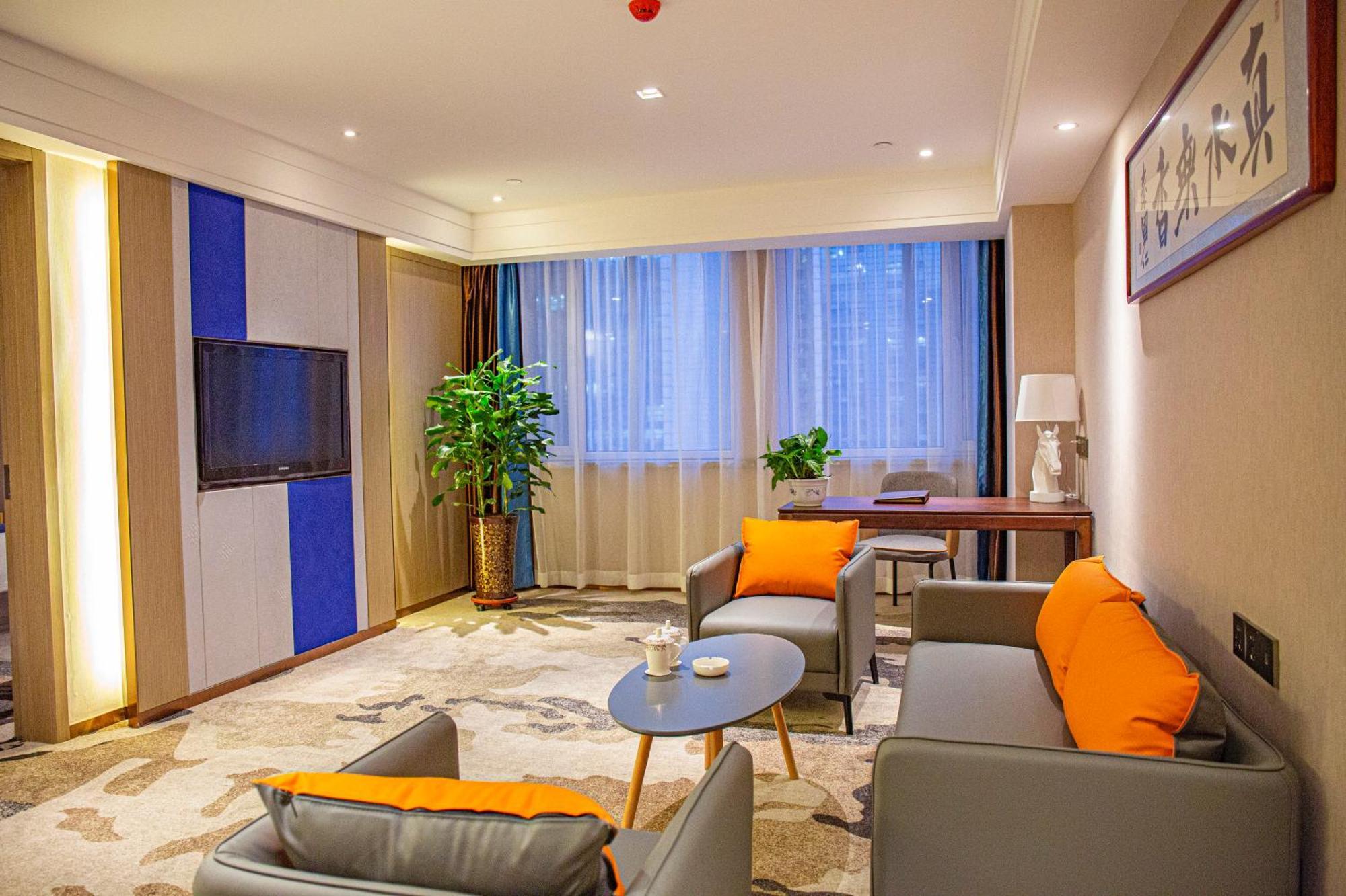 Uiles Hotel Хоххот Екстериор снимка