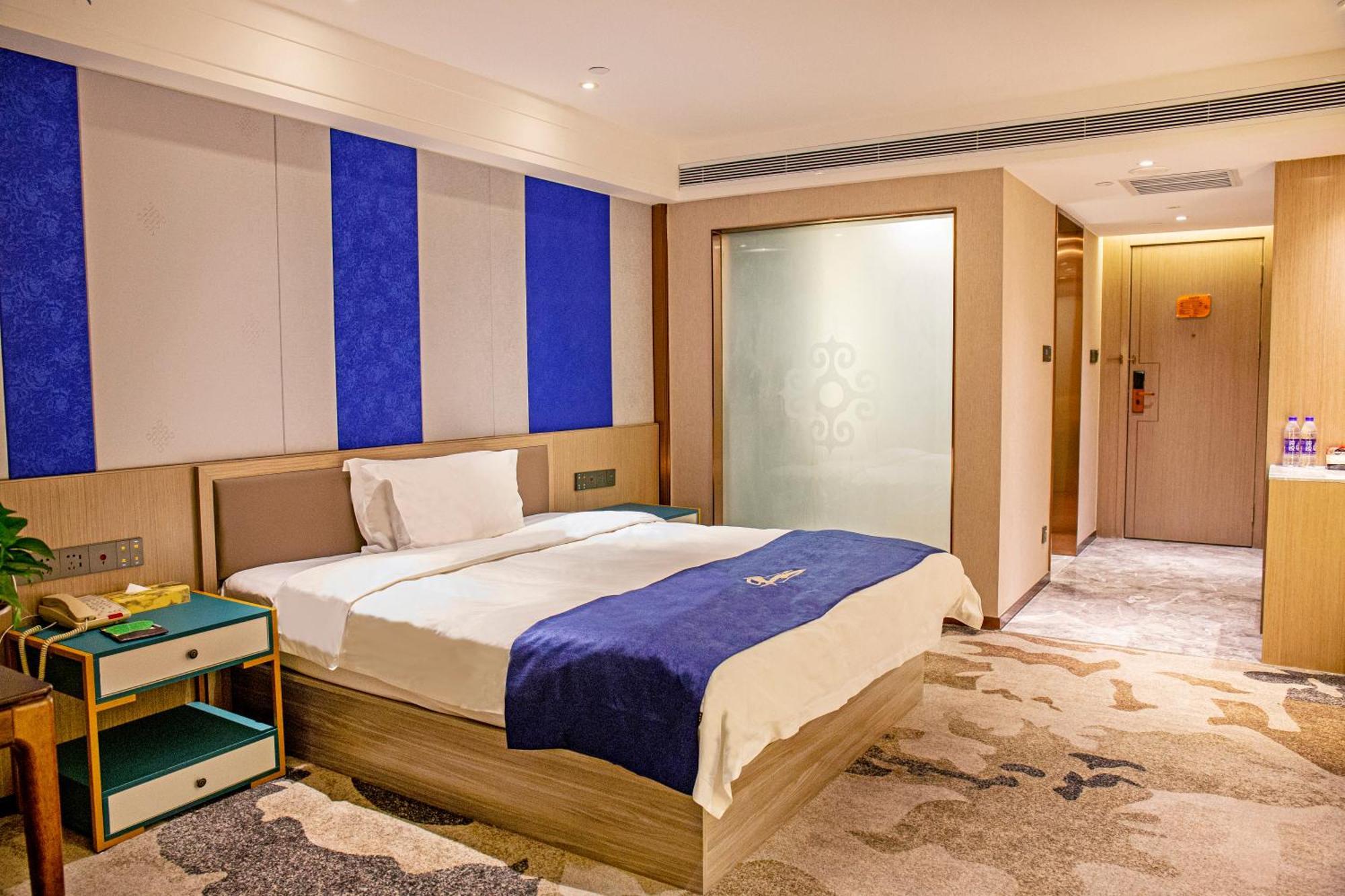 Uiles Hotel Хоххот Екстериор снимка