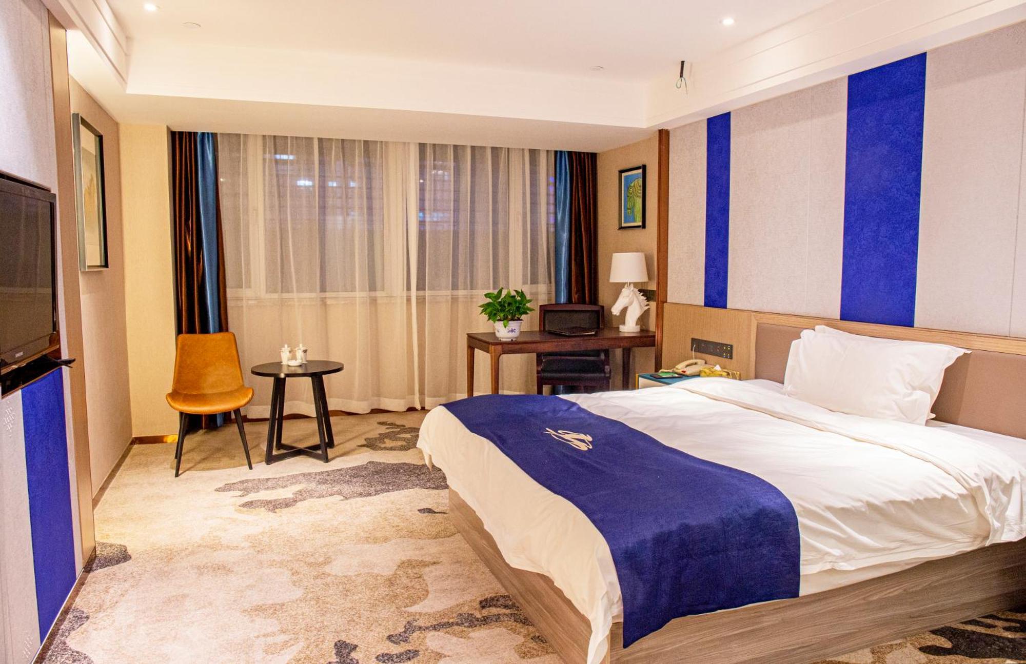 Uiles Hotel Хоххот Екстериор снимка