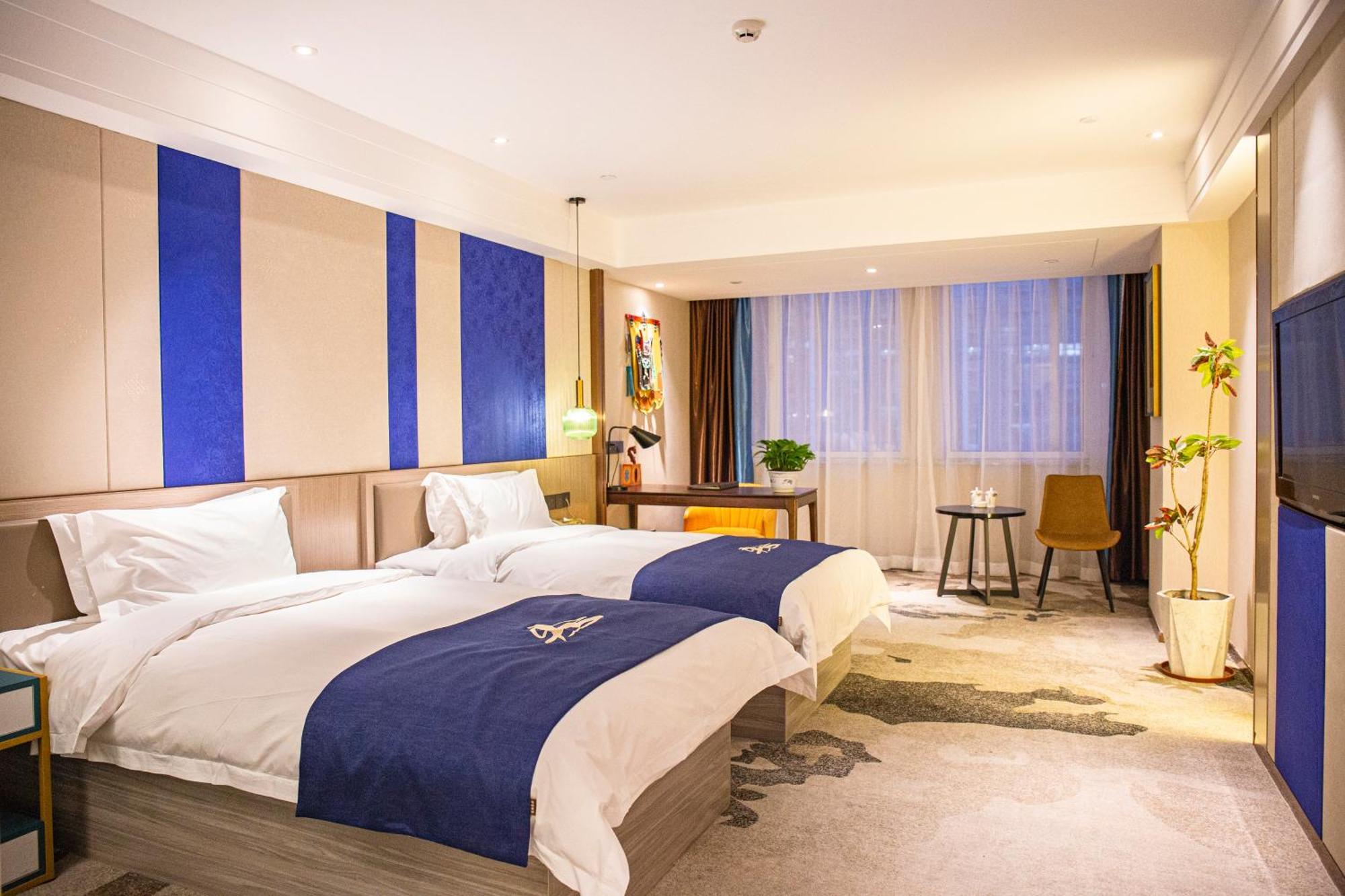 Uiles Hotel Хоххот Екстериор снимка