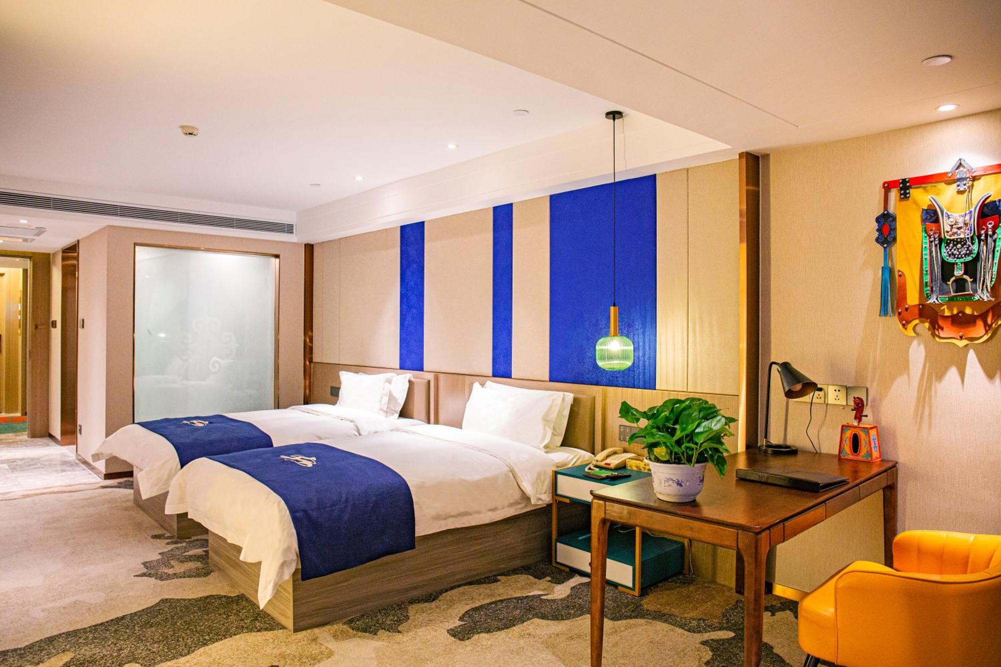Uiles Hotel Хоххот Екстериор снимка