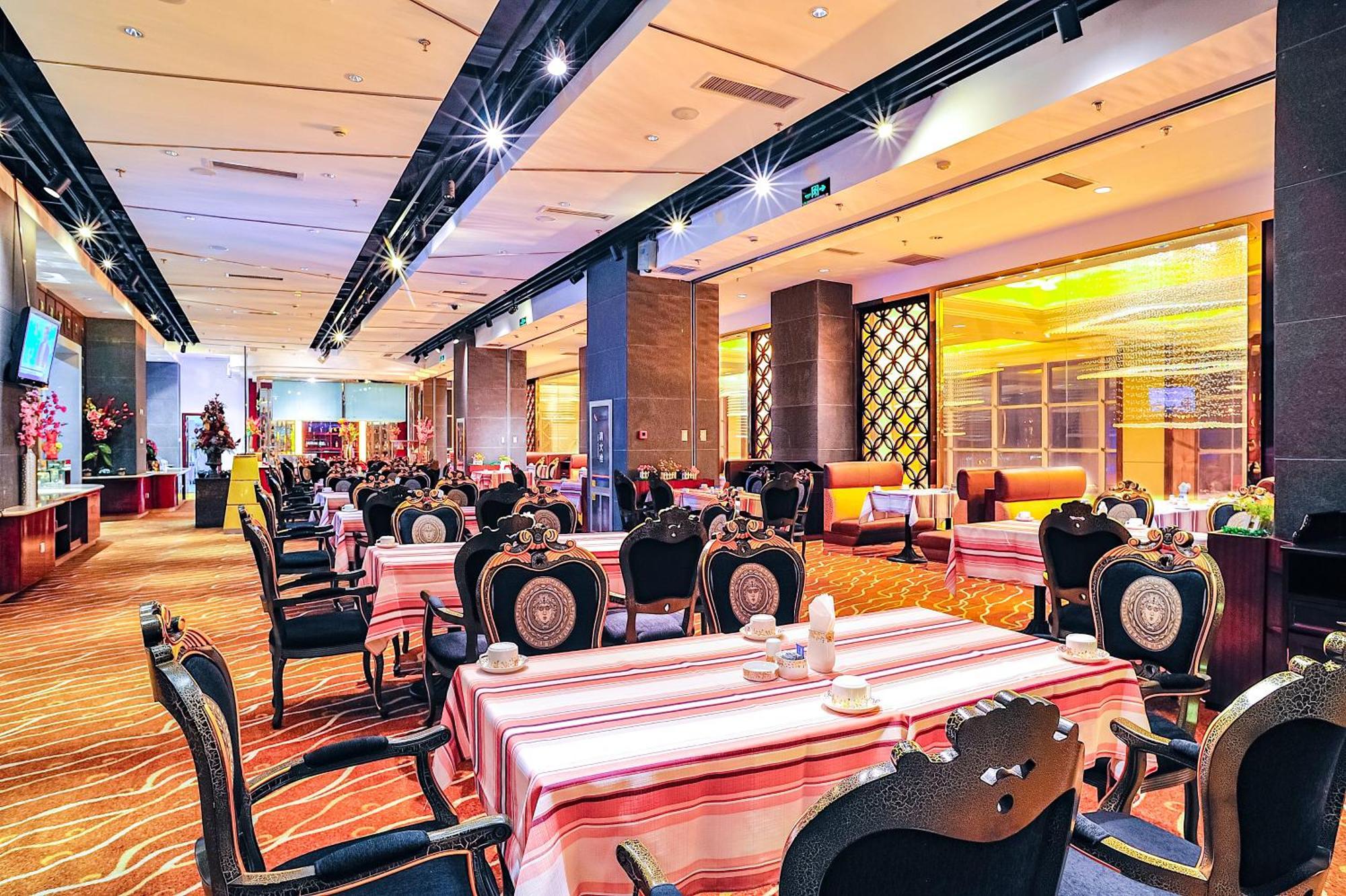 Uiles Hotel Хоххот Екстериор снимка