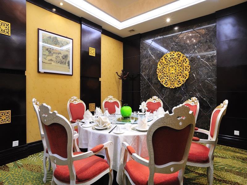 Uiles Hotel Хоххот Екстериор снимка