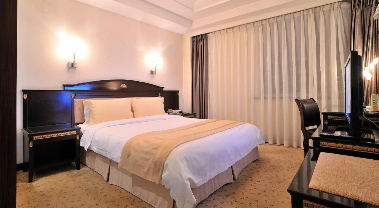 Uiles Hotel Хоххот Екстериор снимка